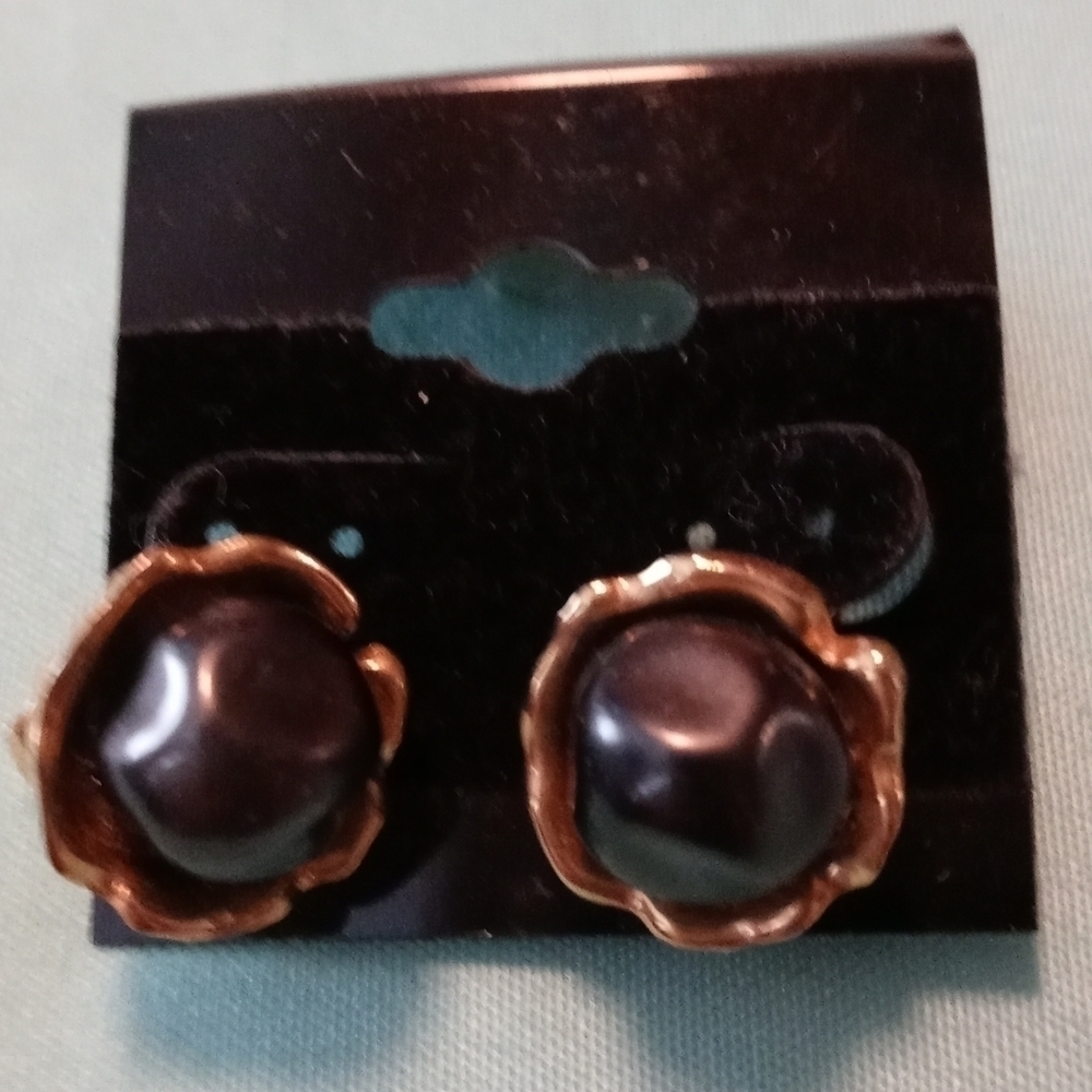 vintage black and gold tone costume jewelry pierced earrings